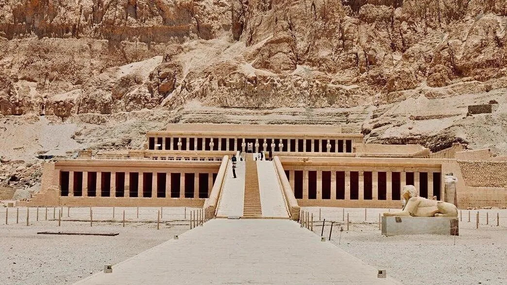 Luxor VIP — Minibus